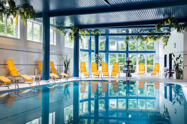 Indoor pool, sun loungers