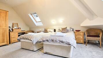 Superior kamer, 1 twee- of 2 eenpersoonsbedden, uitzicht op bergen | Luxe beddengoed, een strijkplank/strijkijzer, gratis wifi, beddengoed