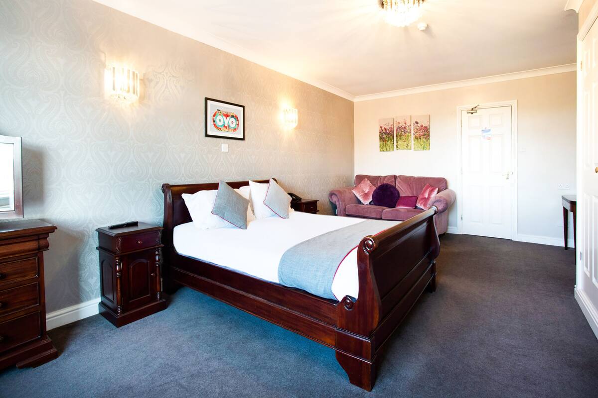 Standard Double Room | Desk, iron/ironing board, free WiFi, bed sheets