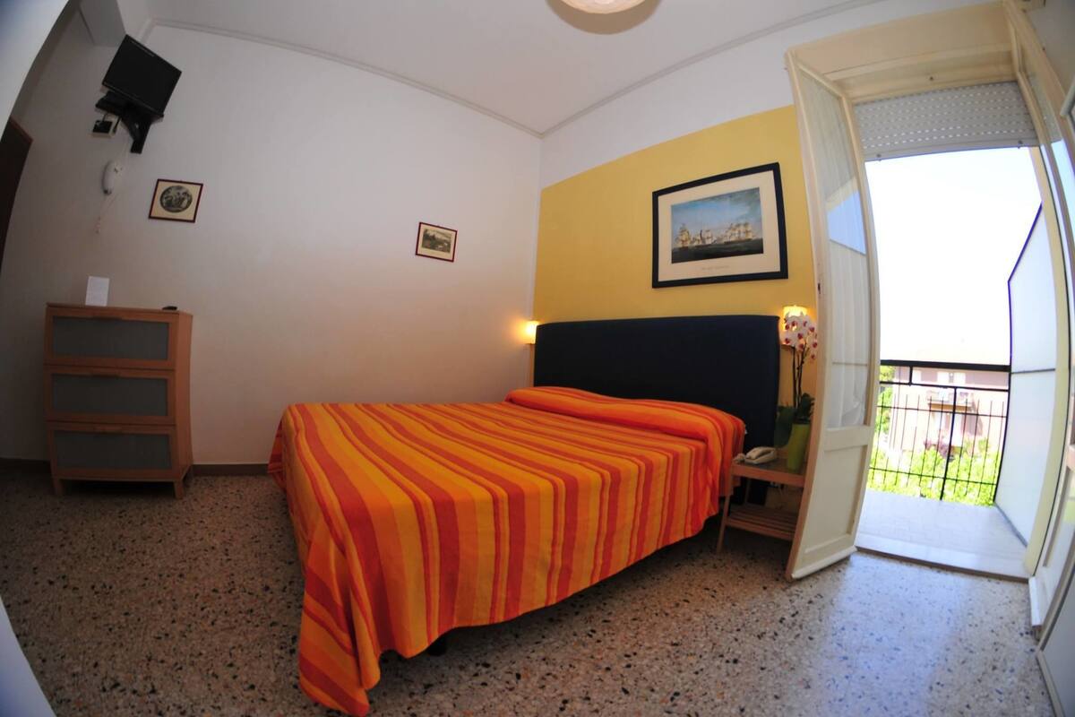 Quarto casal ou duplo | Cofres nos quartos, roupa de cama