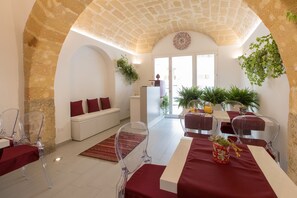 Az árban foglalt svédasztalos reggeli mindennap