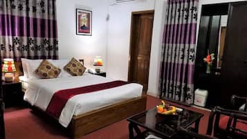 Deluxe Double Room, 1 Queen Bed, Balcony | In-room safe, desk, soundproofing, free WiFi
