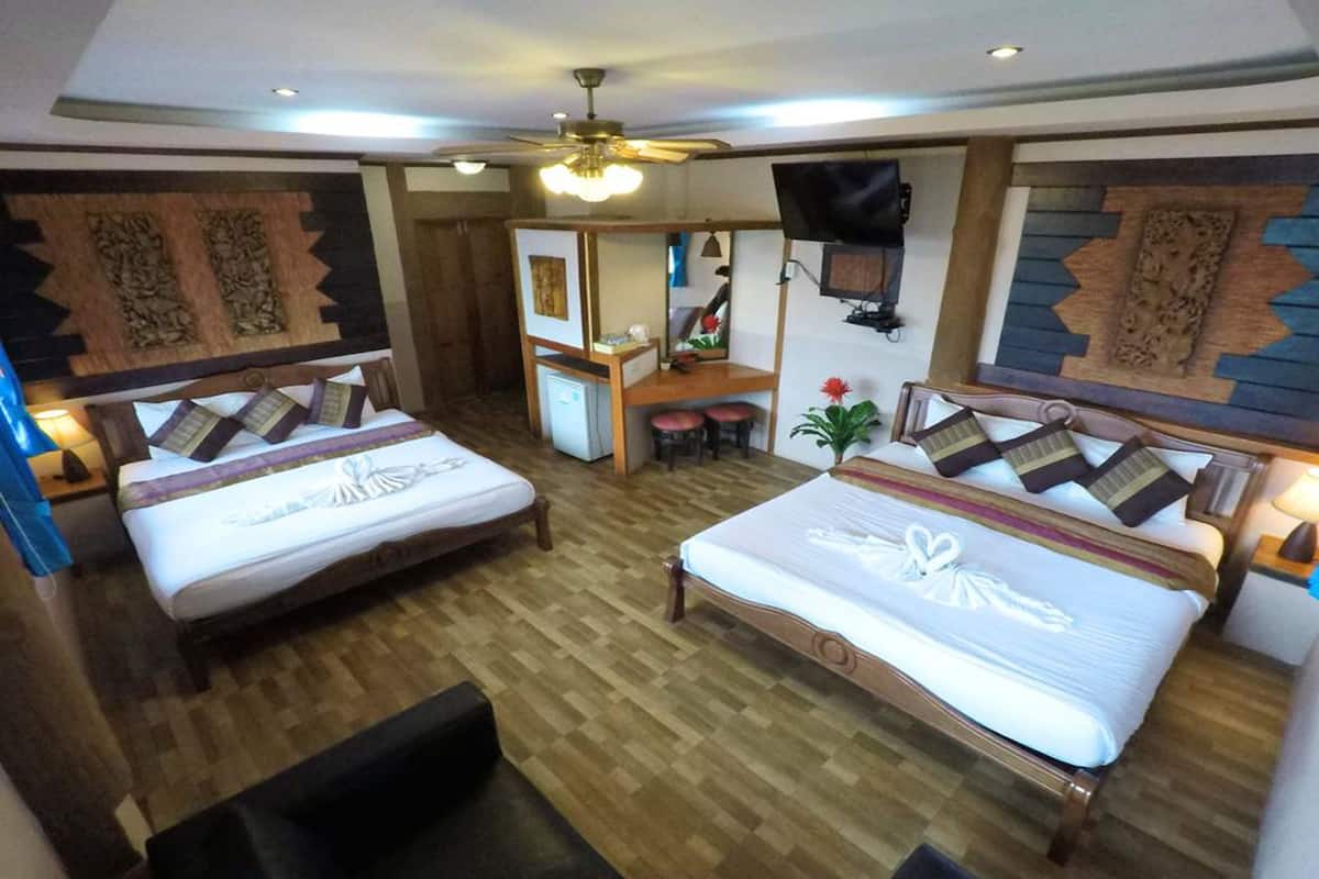Quadruple Room with Sea View | ตู้นิรภัยในห้องพัก, ผ้าม่านกันแสง, Wi-Fi ฟรี, ผ้าปูที่นอน