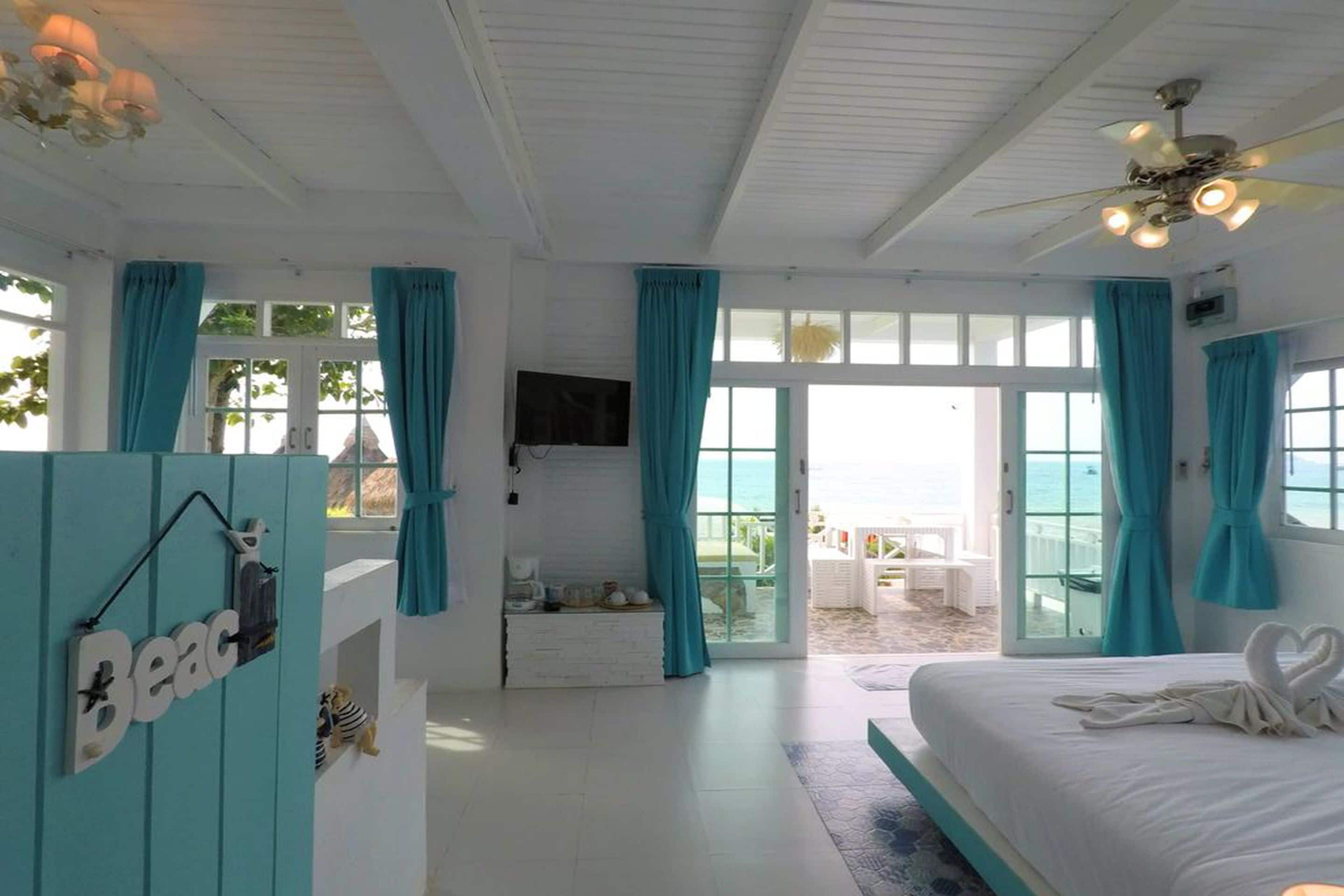 Caja de seguridad en la habitación, cortinas blackout y wifi gratis 