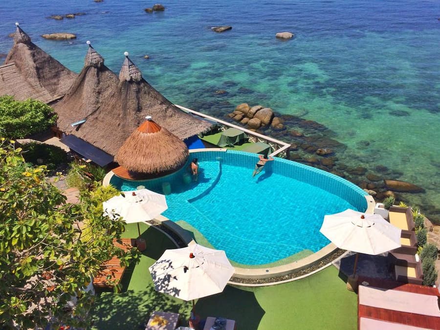 Outdoor pool, open 8 AM to 8 PM, sun loungers