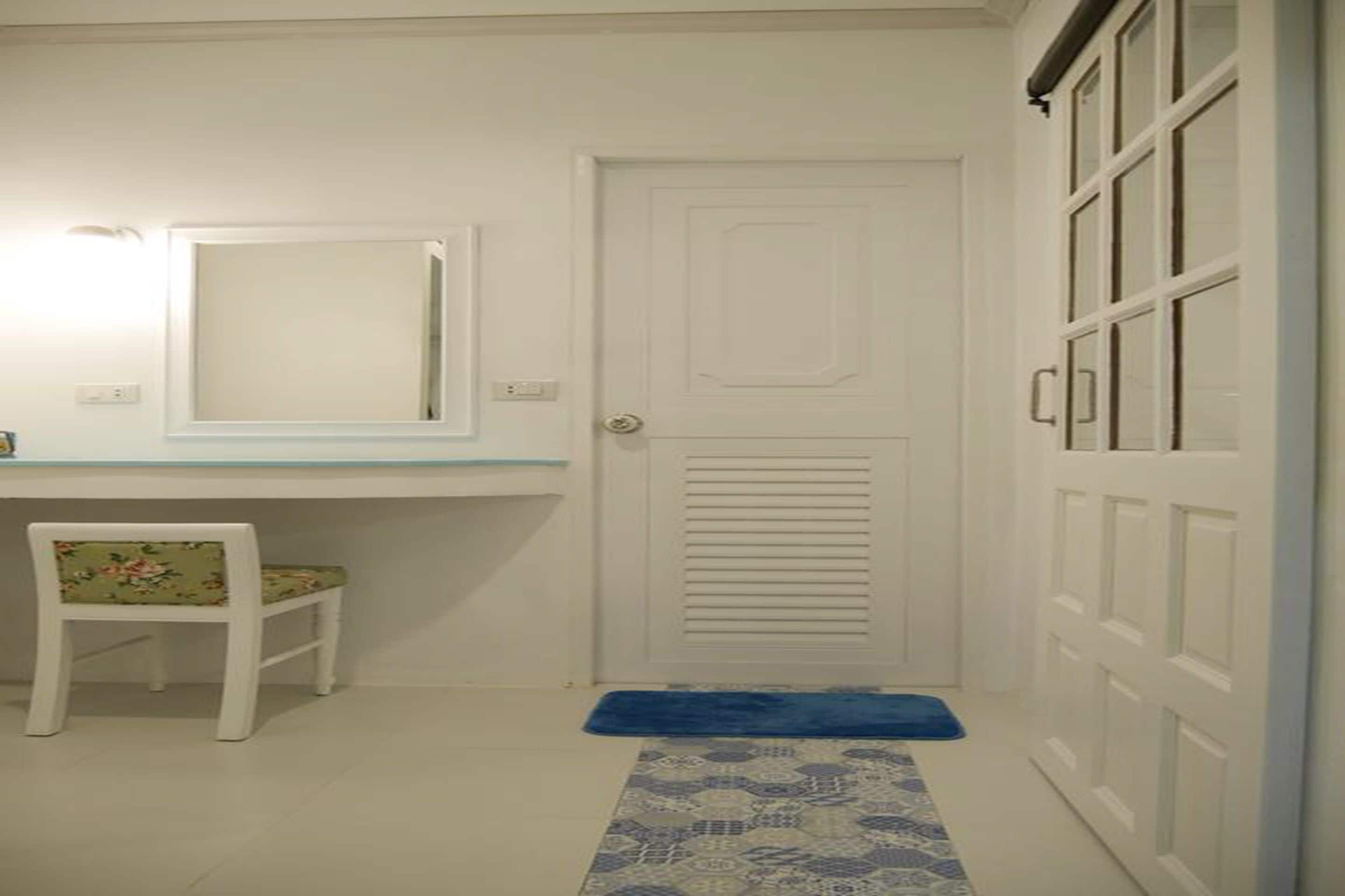 triple room with sea view | 1 bedroom, in-room safe, blackout curtains, free wifi