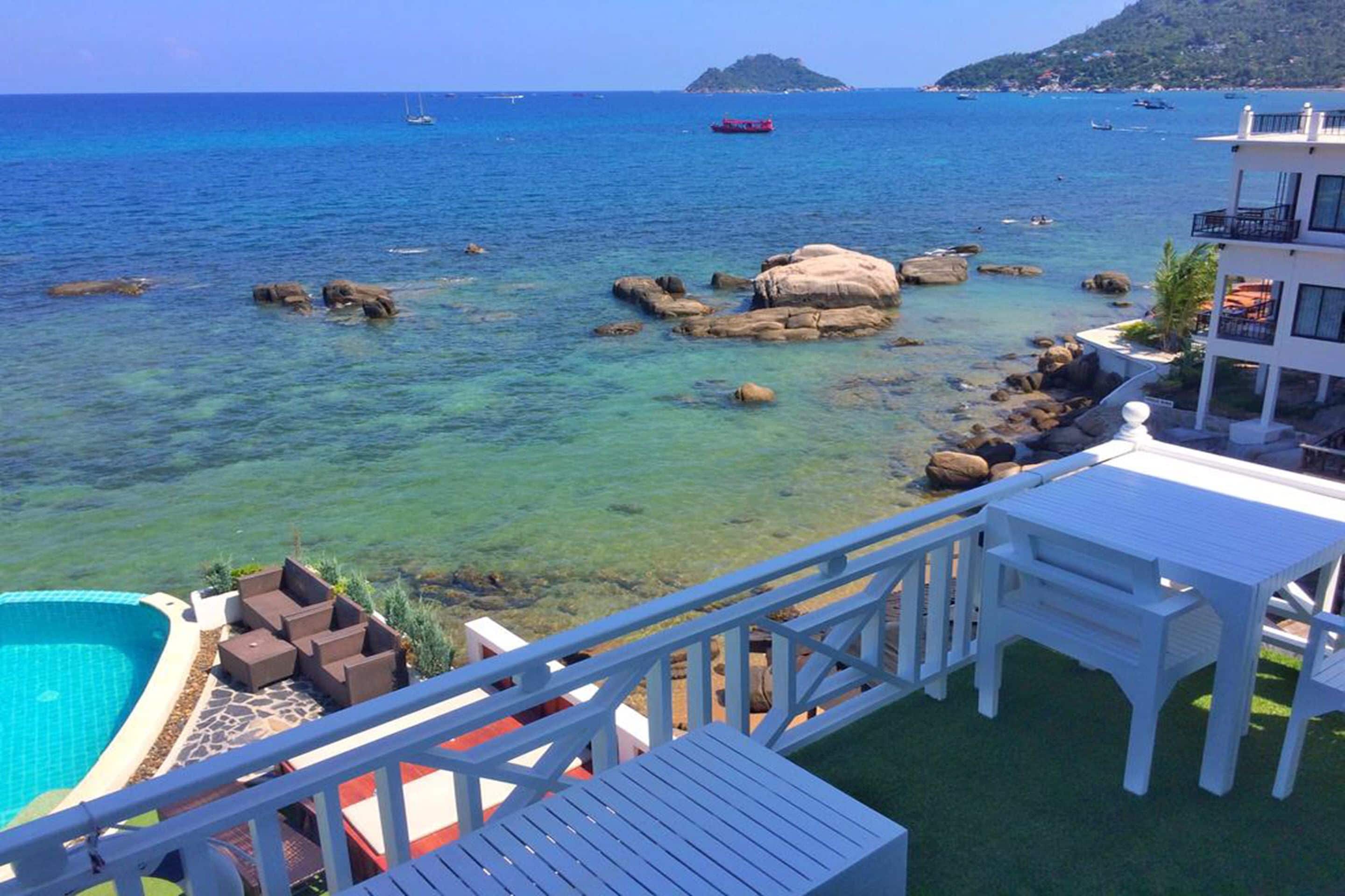 honeymoon suite with sea view | terrace/patio