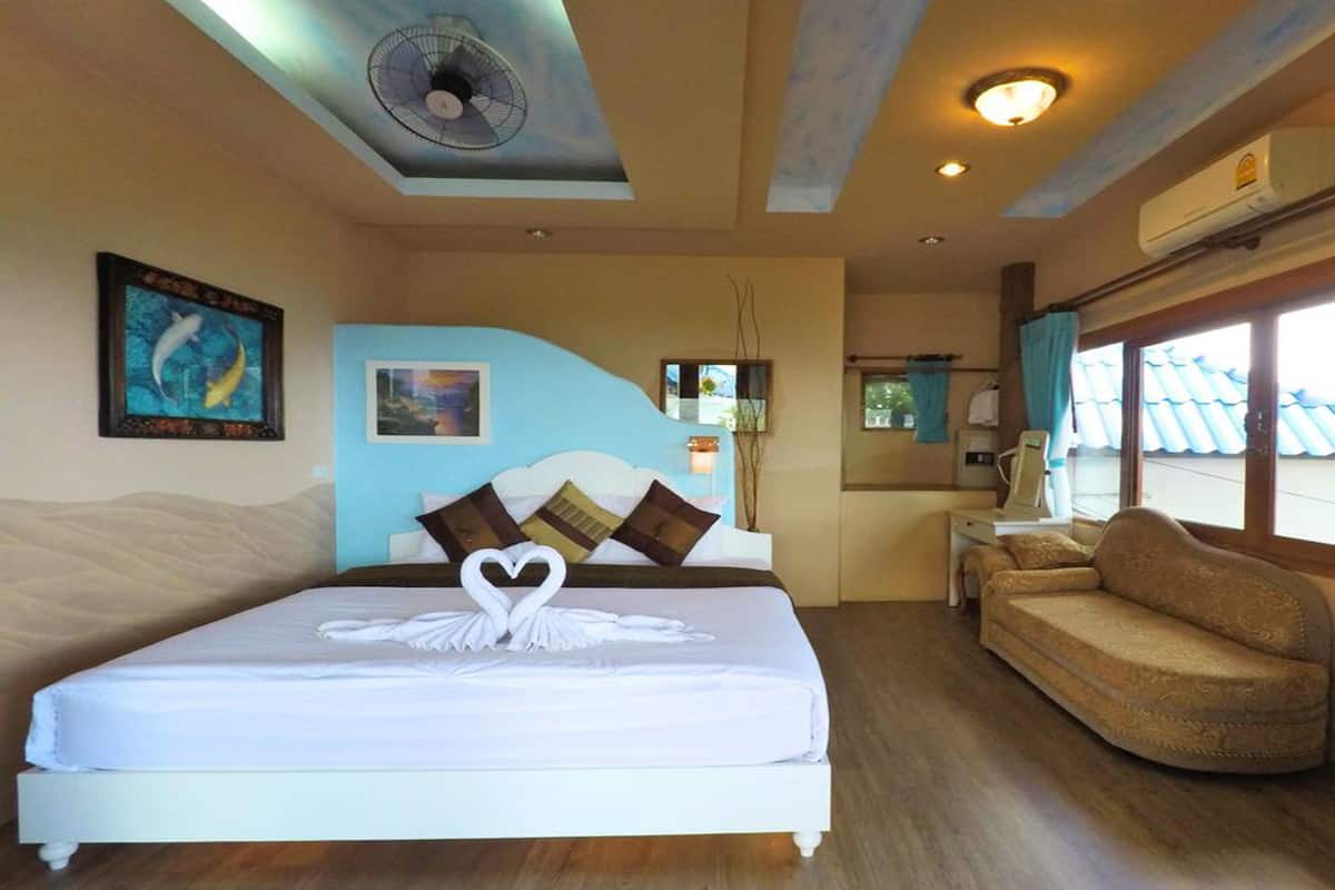 Superior Double Room with Sea View | ตู้นิรภัยในห้องพัก, ผ้าม่านกันแ สง, Wi-Fi ฟรี, ผ้าปูที่นอน