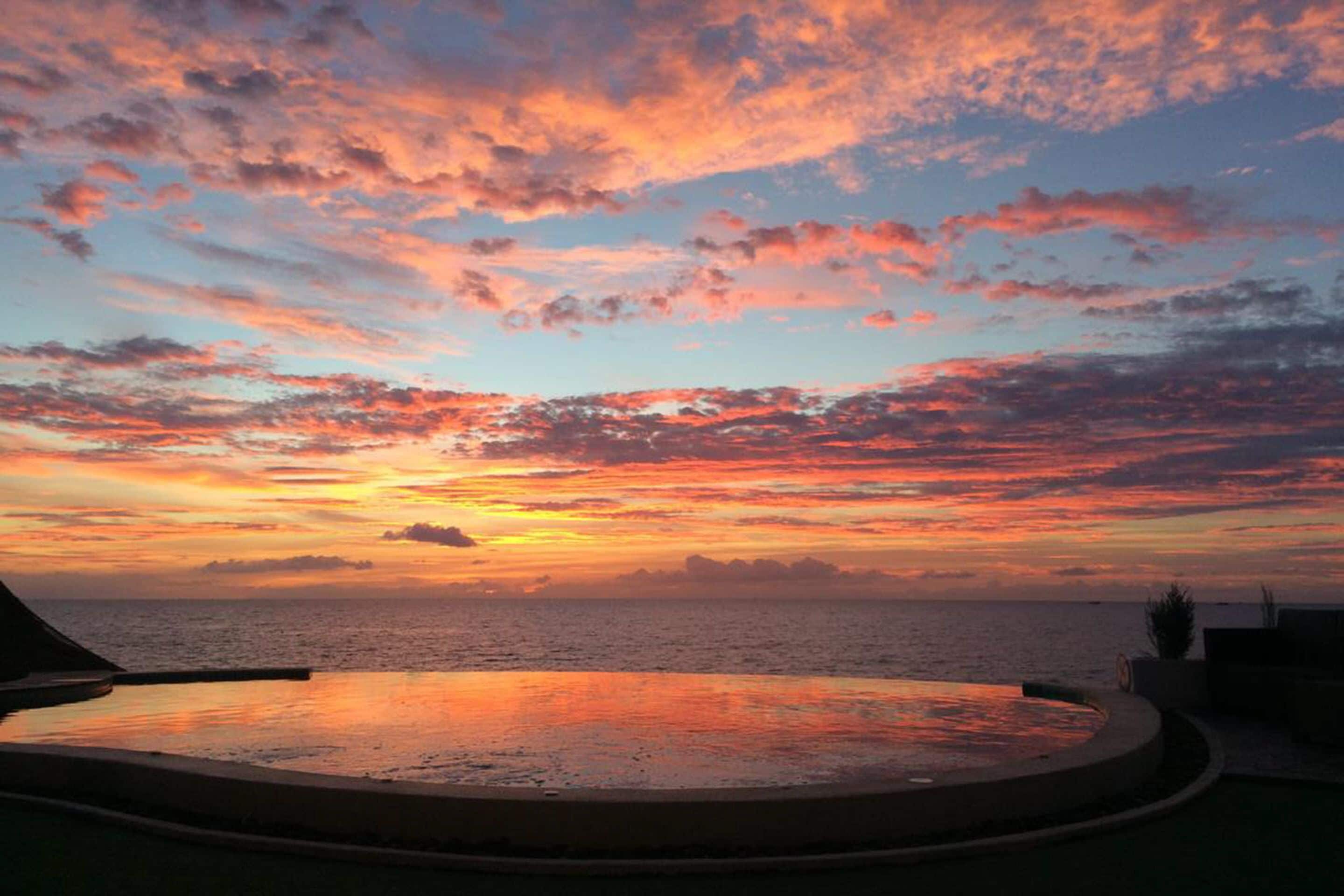 outdoor pool, open 8 am to 8 pm, pool loungers