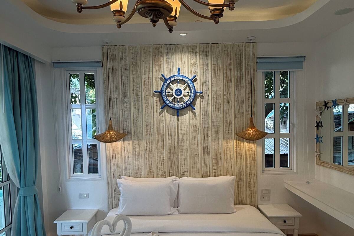 standard double room | 1 bedroom, in-room safe, blackout curtains, free wifi