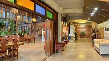 Pintu masuk properti