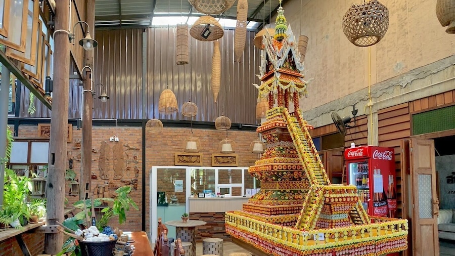 Hug Sakonnakhon