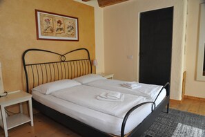 Standard Double or Twin Room | Down comforters, desk, free WiFi, bed sheets - Maso Franceschella (Ville di Fiemme)