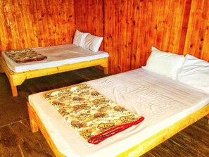 1 bedroom, desk, free WiFi - Heritage Journey Homestay (Hai Phong)