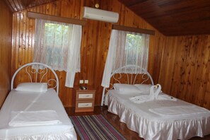Bungalow | Minibar, soundproofing, iron/ironing board, free cribs/infant beds - Alibaba Pension (Kemer)