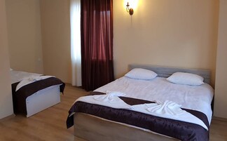 Standard Triple Room | 1 bedroom, premium bedding, desk, bed sheets