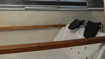 Deluxe tweepersoonskamer, bad | Geluiddichte muren, gratis wifi, beddengoed
