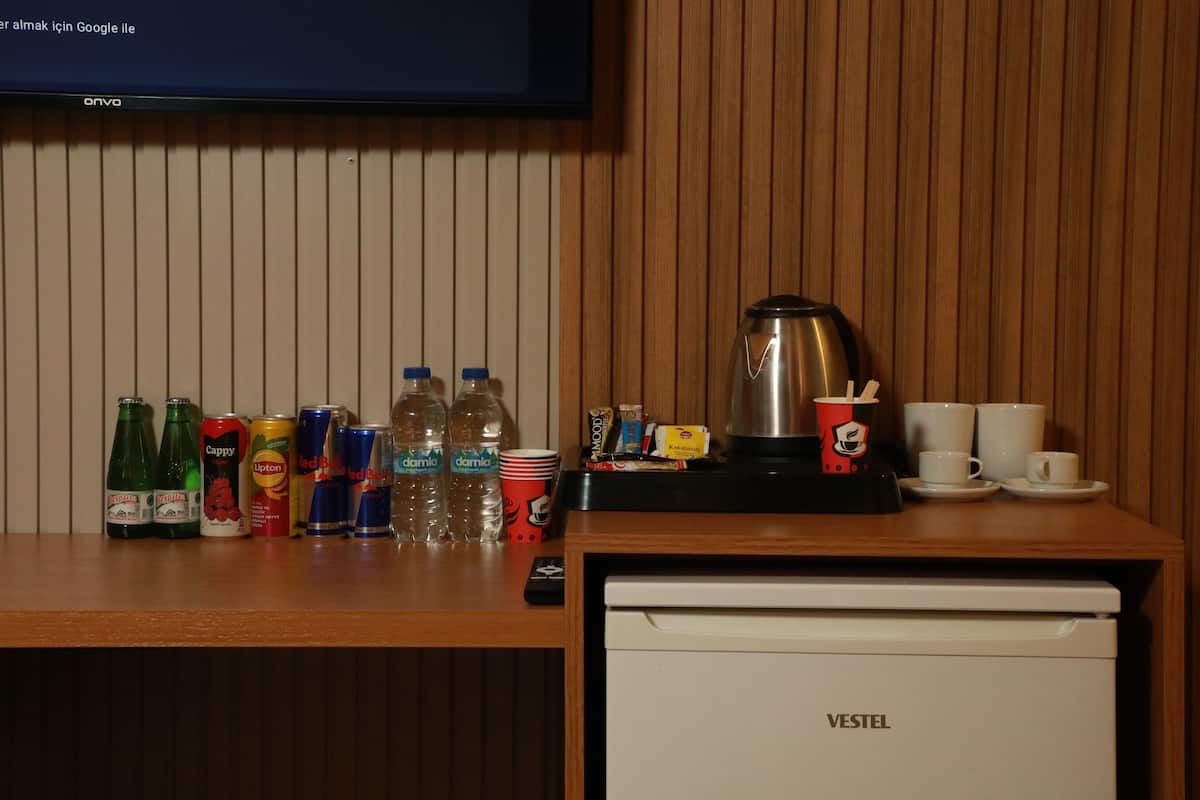 Schallisolierte Zimmer, kostenloses WLAN, Bettwäsche