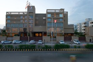 Exterior - Five Petals Hotel & Banquets (Ahmedabad)