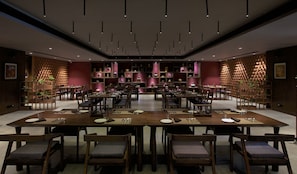 International cuisine - Five Petals Hotel & Banquets (Ahmedabad)