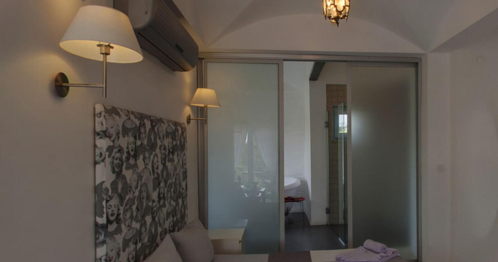 deluxe double room, sea view | premium bedding, minibar, in-room safe, individually decorated