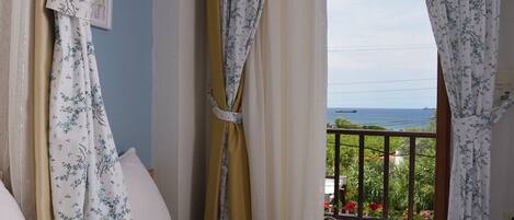 Literie de qualité supérieure, rideaux occultants, Wi-Fi gratuit