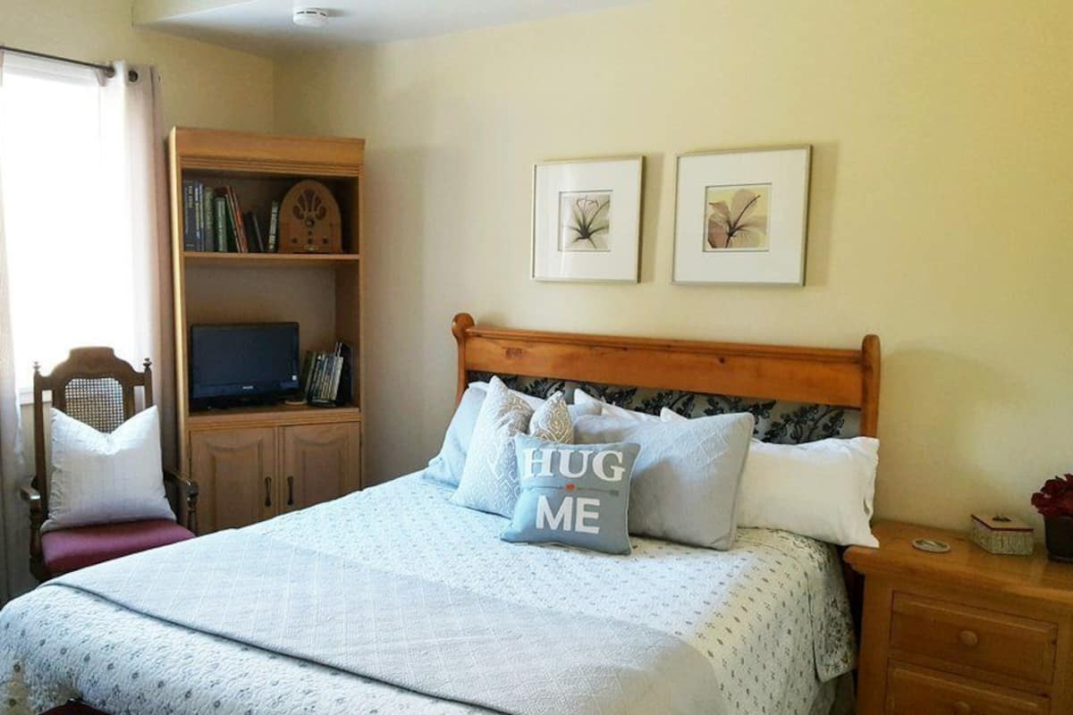 Premium bedding, free WiFi