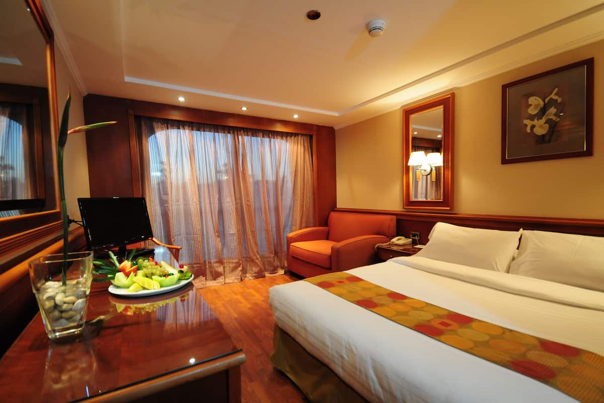 Minibar dan brankas