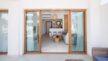 Junior-Suite, 1 King-Bett und Schlafsofa, Balkon | Wohnbereich