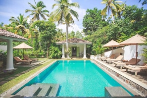 Alberca al aire libre