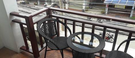 10-Bed Mixed Dormitory | Balcony