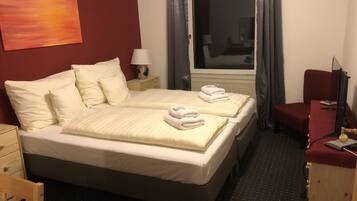 Hochwertige Bettwaren, Verdunkelungsvorhänge, Bügeleisen/Bügelbrett