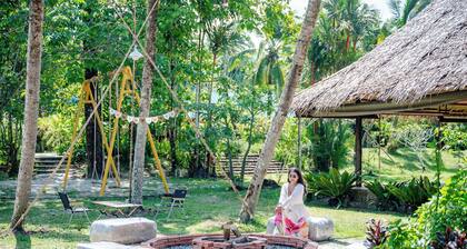 Sawasdee Lagoon Camping & Restaurant