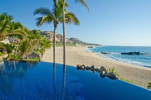 Kolam renang terbuka 