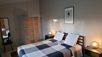 Family Suite, 1 Double Bed, Terrace, Partial Sea View (Laranja) | 1 bedroom, soundproofing, free WiFi, bed sheets