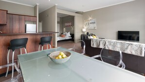 Unclassified image, 3 of 12, button - Perfect Location, Viaduct Harbour CBD (Auckland)