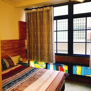 Desk, free WiFi, bed sheets