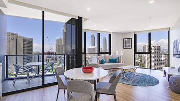 Íbúð - 1 svefnherbergi | Borðhald á herbergi eingöngu