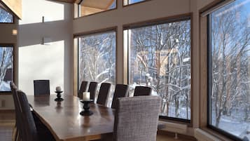 5 Bedroom Chalet | Living area | Flat-screen TV