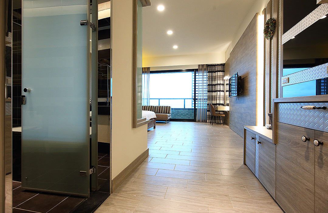 Deluxe Double Room | Minibar, desk, blackout drapes, soundproofing