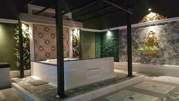 Suite Villa | Jetted bathtub