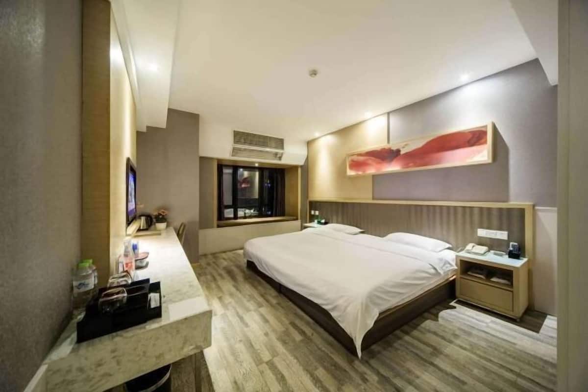 Desk, blackout drapes, iron/ironing board, free WiFi