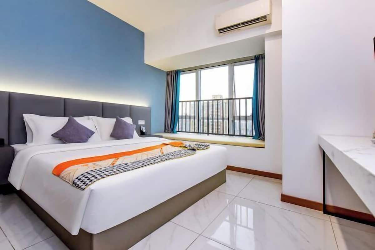 Desk, blackout drapes, iron/ironing board, free WiFi