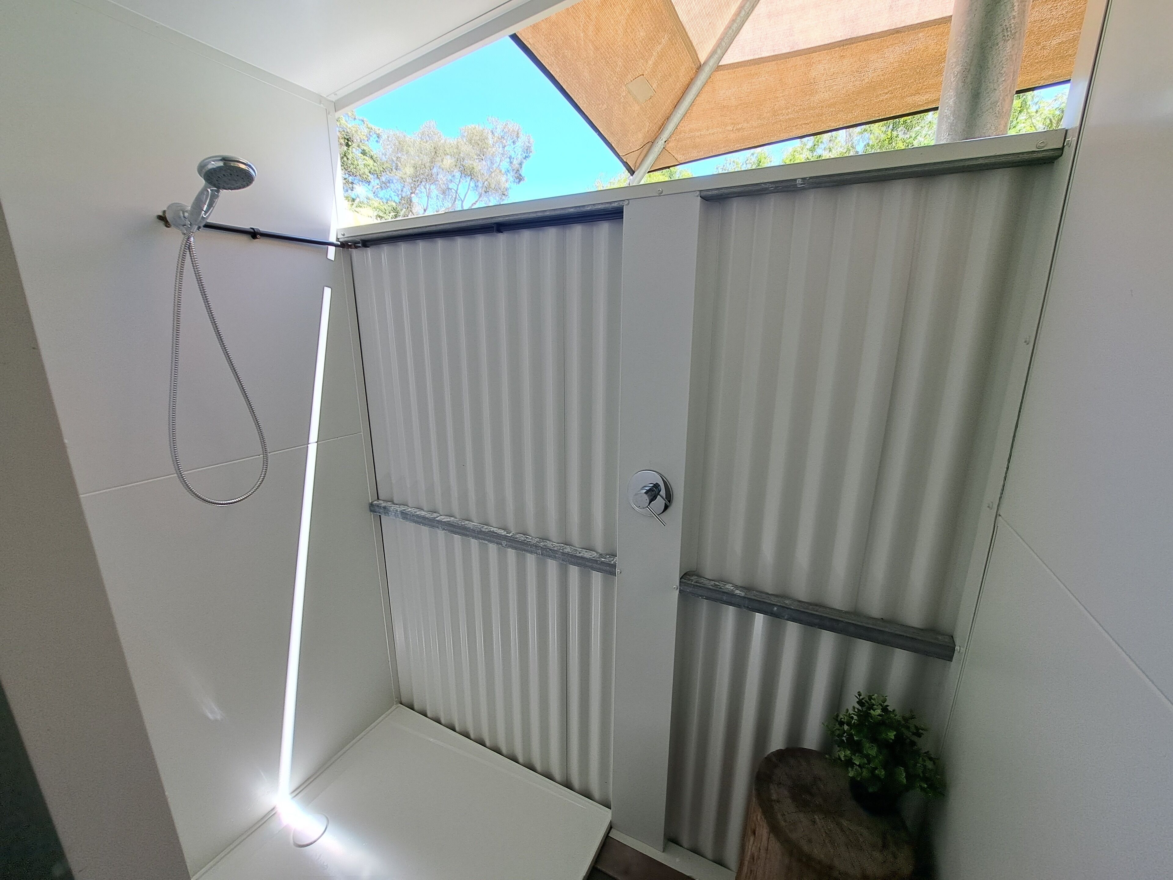 4 Person Glamping Tent | Bathroom | Shower, free toiletries, towels