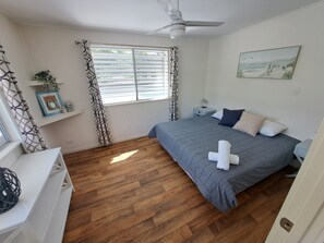 家庭公寓, 多张床, 花园景观 | 床单