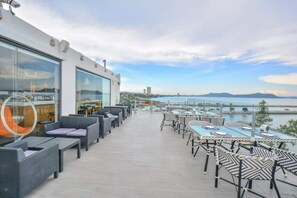 Bar (in der Unterkunft)