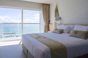 Deluxe Double Room with Sea View | Premium bedding, minibar, in-room safe, desk - Worita Cove Hotel (Sattahip)
