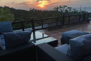 Three Bedrooms House | Terrasse/Patio