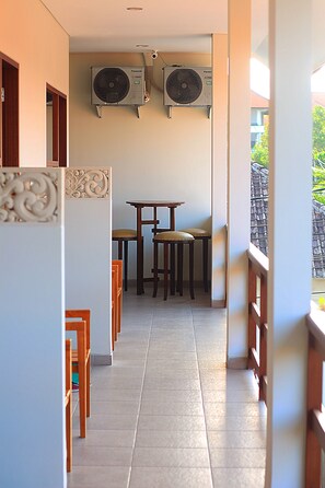 Balcony - Sweet Corner Guest House (Denpasar)