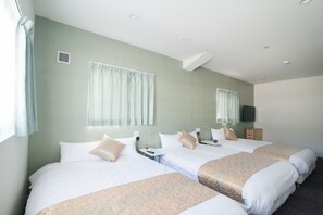 Deluxe Triple Room with Private Open-air Bath, Mount Yufu View